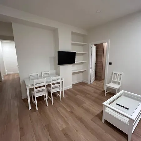 Apartamento 2 Privadas Con 1 Baño Privado, Salon Y Cocina