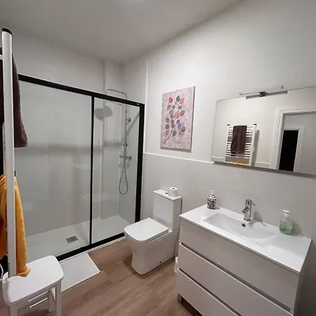 2 Privadas Con 1 Baño Privado, Salon Y Cocina Bilbao